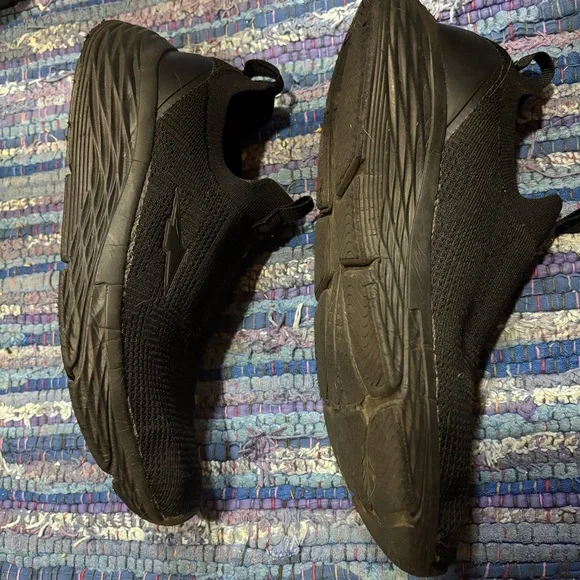 Free w/ $20 Purchase / 8W Avia Black Slip-On Sneakers - Picture 4 of 7